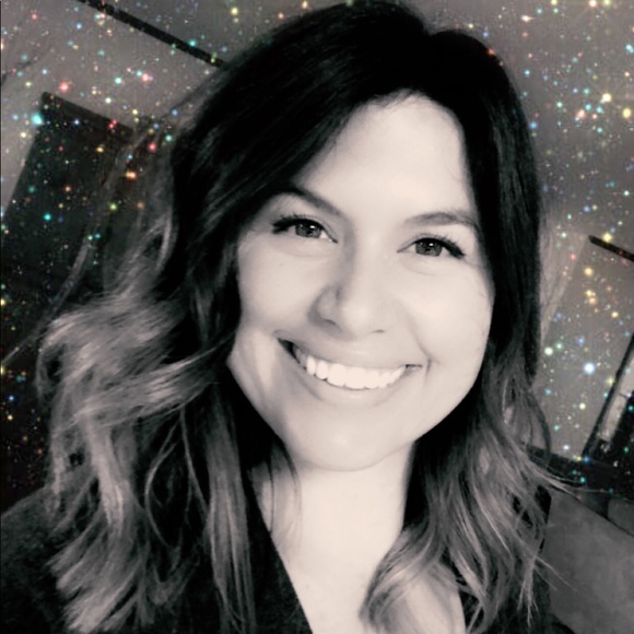 Hi, my name is Hailey. Thanks for stopping by! - Picture 1 of 1